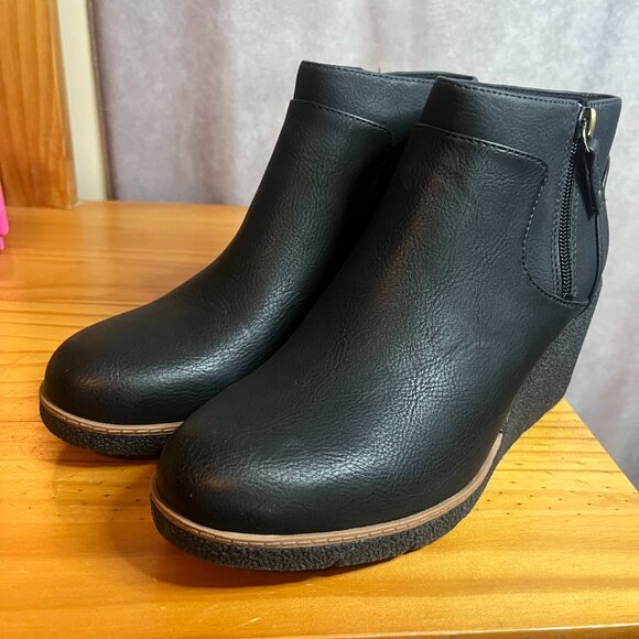 NIB Women's Dr Scholl's Black Wedge Bootie size 8.5 - Picture 3 of 9